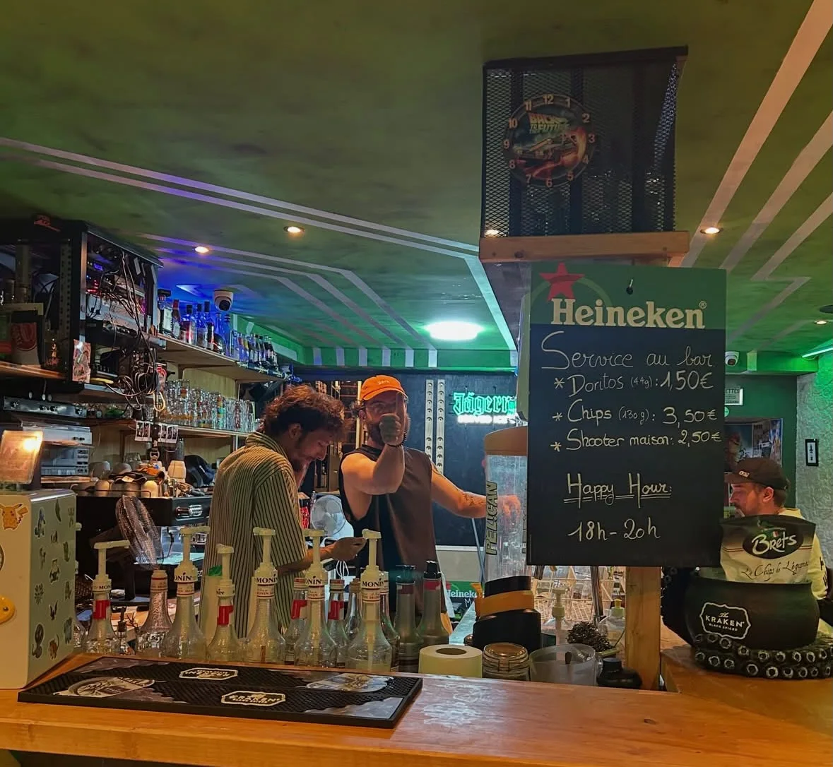 Au bar, entre deux tours